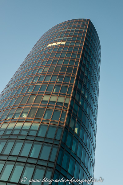 Hochhaus - 1/125 sec - Blende 5,6 - ISO 400